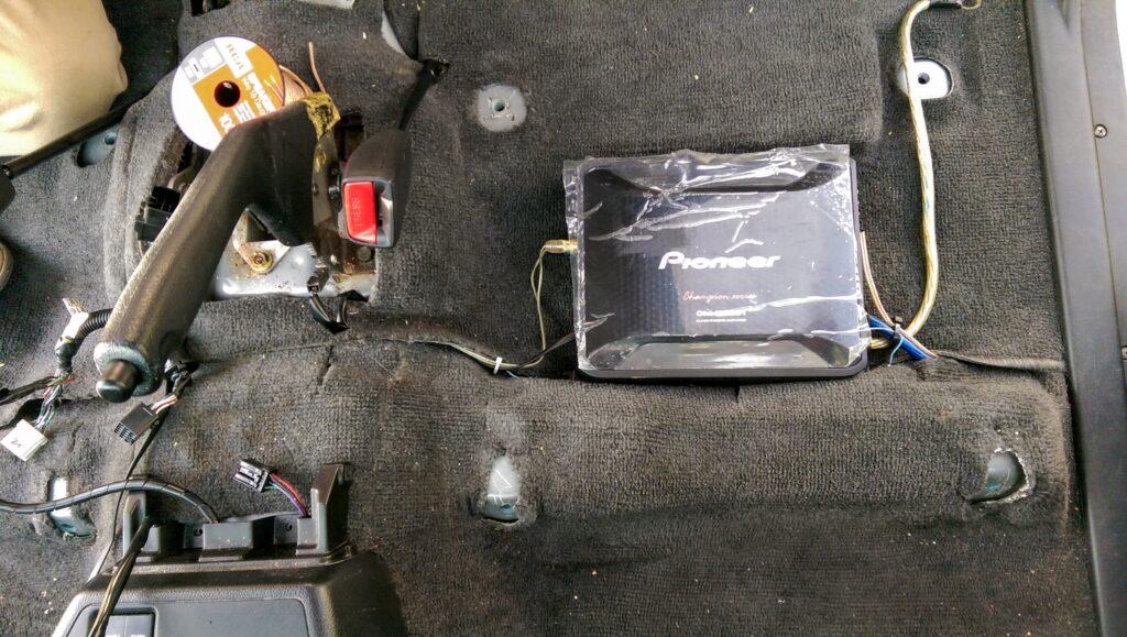 subwoofer amplifier install part 2 - 13