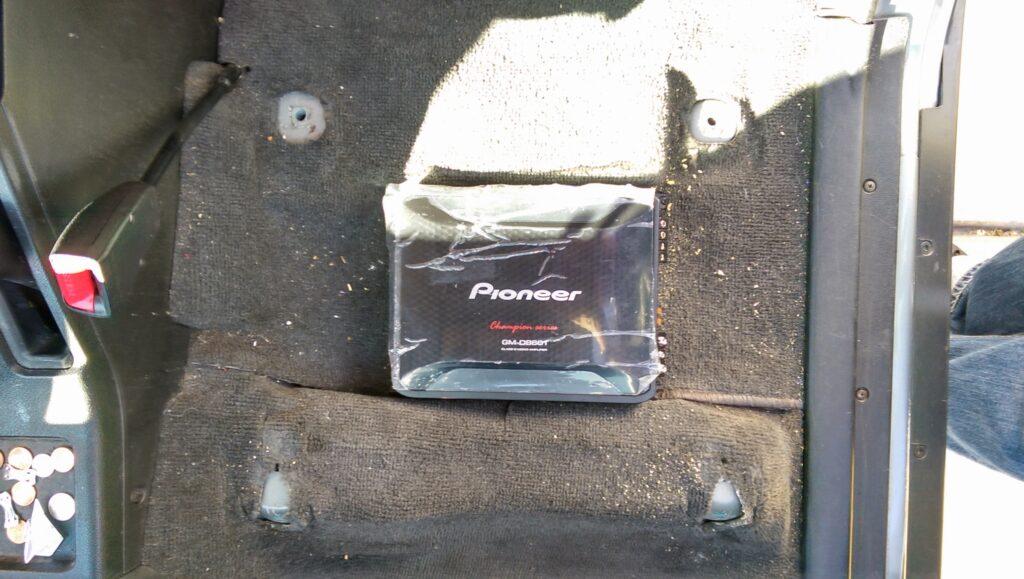 subwoofer amplifier install part 2 - 4